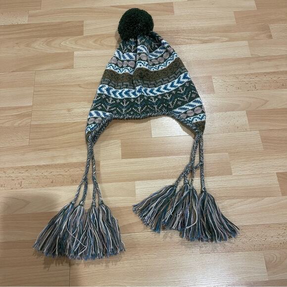 Classic Alpaca Patterned Knit Pom Pom Alpaca Hat Ear Flaps and Fringes Green - Picture 5 of 6